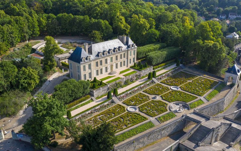 Vue par drone du Château d'Auvers-sur-Oise