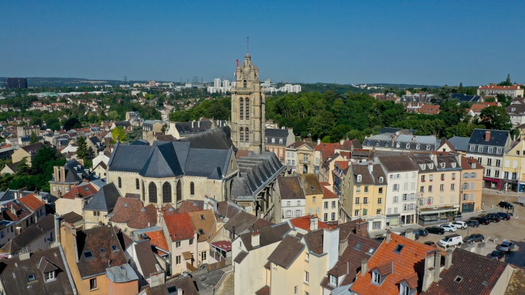 Vue du quartier de l'église de Pontoise (Val d'Oise)