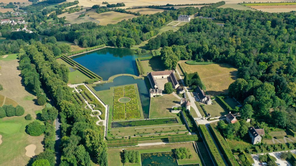 Photo aérienne par drone du domaine de Villarceaux à Chaussy