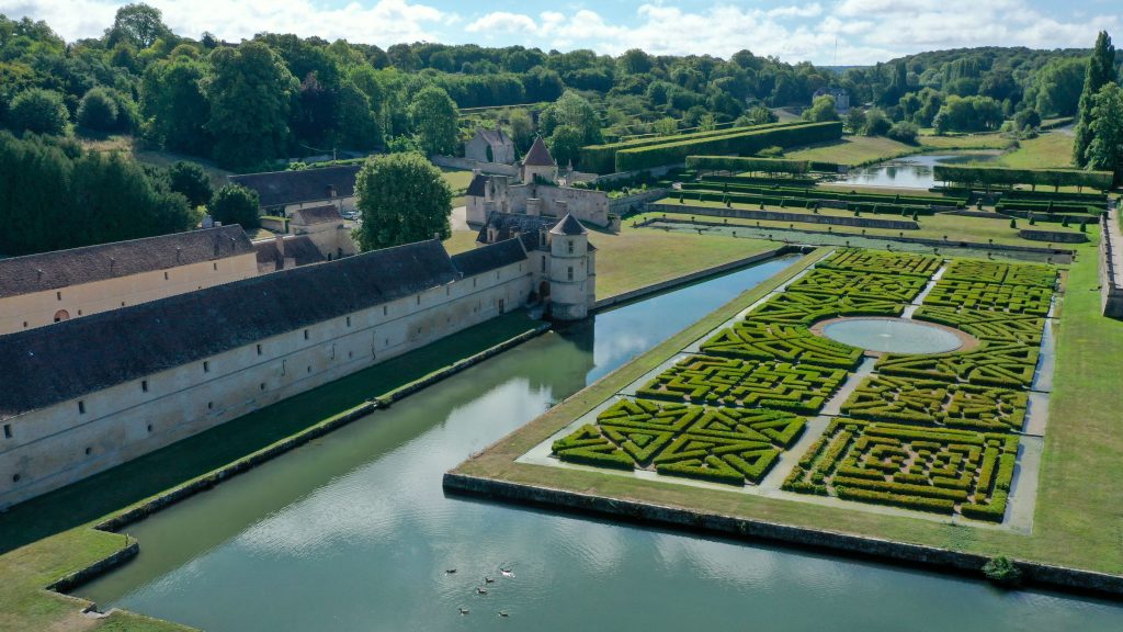 Vue par drone du domaine de Villarceaux à Chaussy