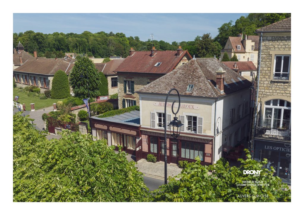 L'auberge RAVOUX d'Auvers-sur-Oise - vue aérienne par drone