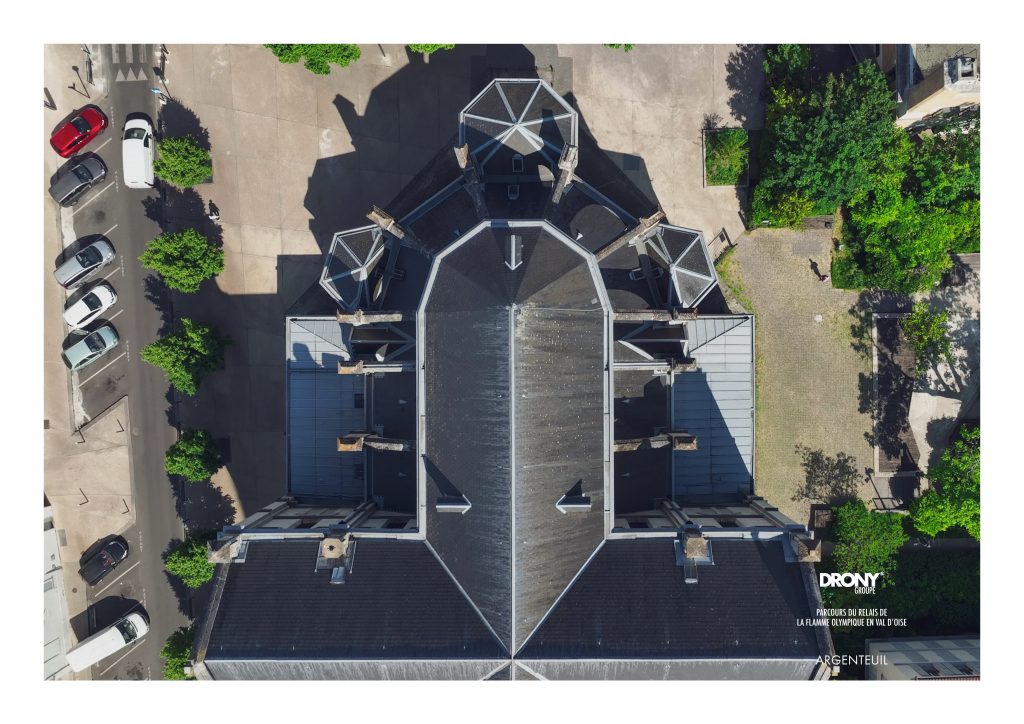 la basilique Saint-Denys d'Argenteuil - Vue aérienne par drone