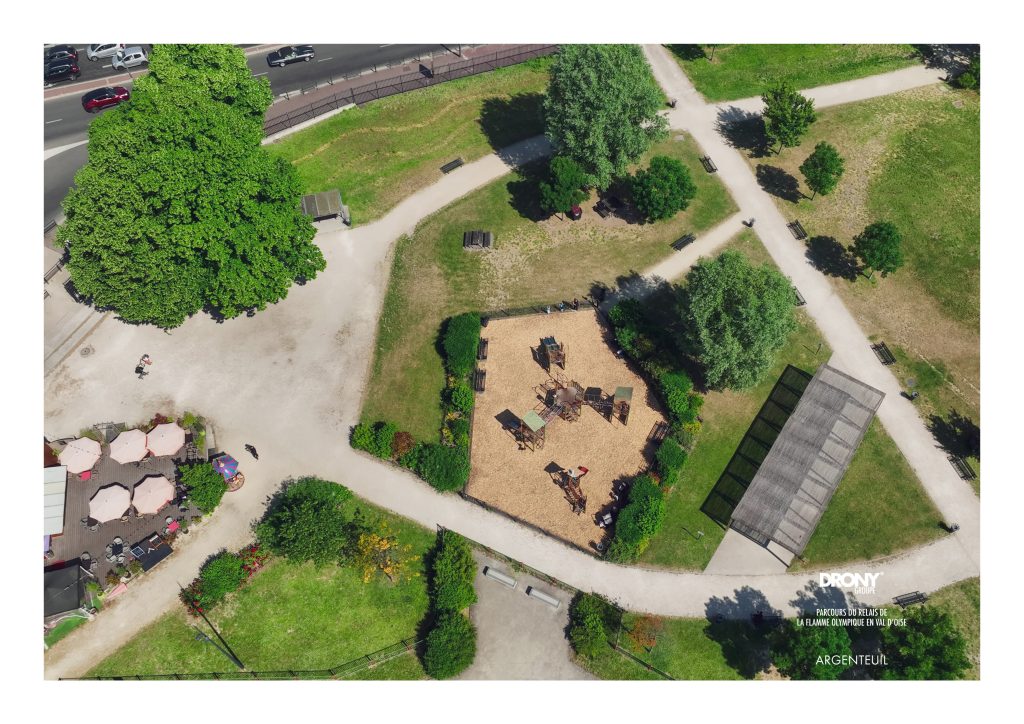 Argenteuil et le parc des Berges en topshot - Vue aérienne par drone