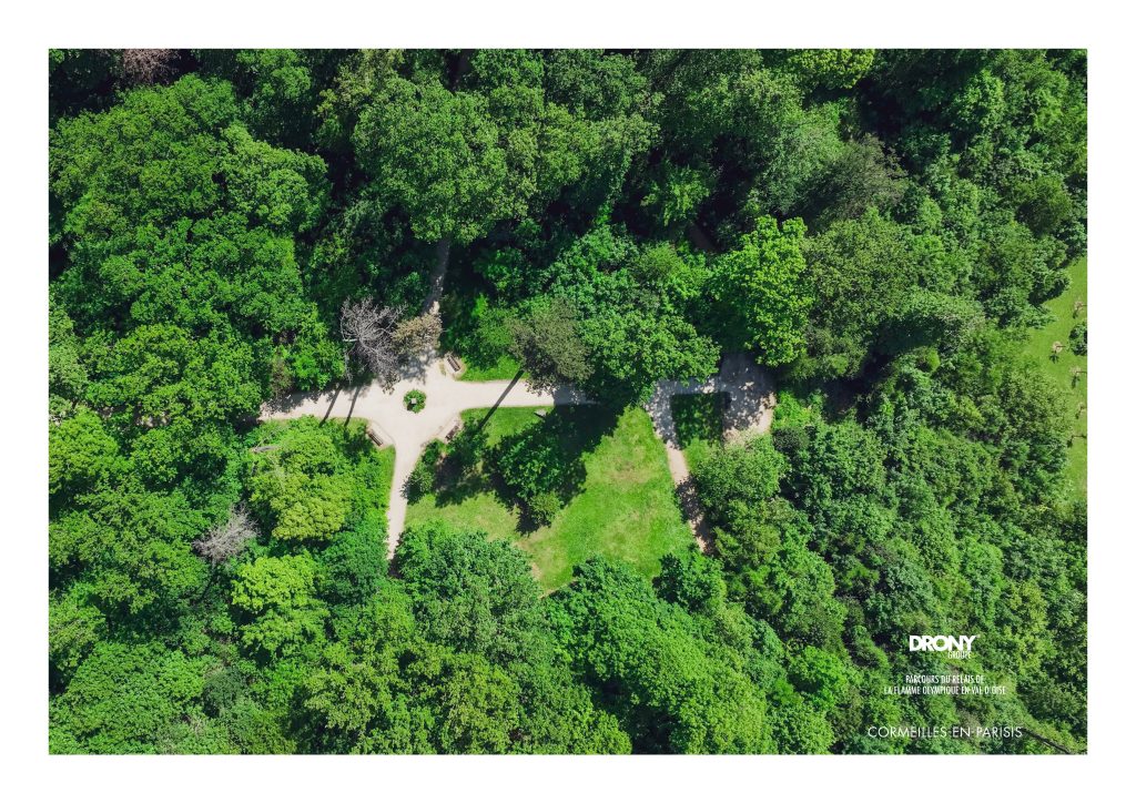 Topshot du parc Schlumberger à Cormeilles-en-Parisis - Vue aérienne par drone