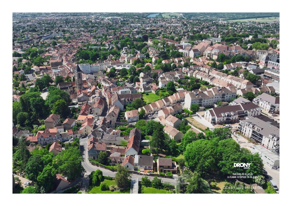 La ville de Cormeilles-en-Parisis vue depuis le parc Schlumberger - Vue aérienne par drone