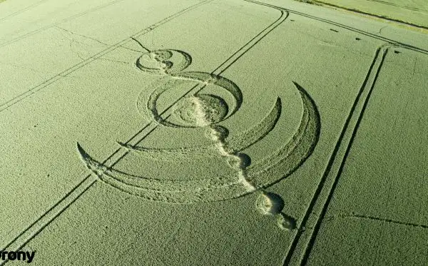 Des images drone du « crop circle » de Baillet-en-France dans le Val d’Oise