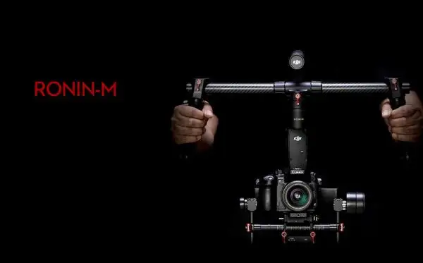 Compacte et légère, la nouvelle Nacelle Ronin-M de DJI.