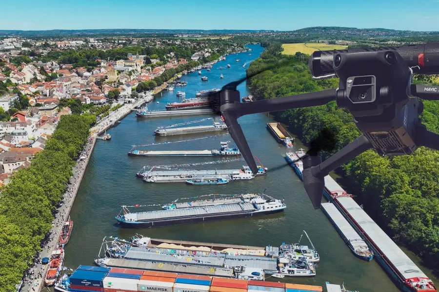 Drone Mavic 3 Entreprise C5 au dessus de la Seine à Conflans-Sainte-Honorine