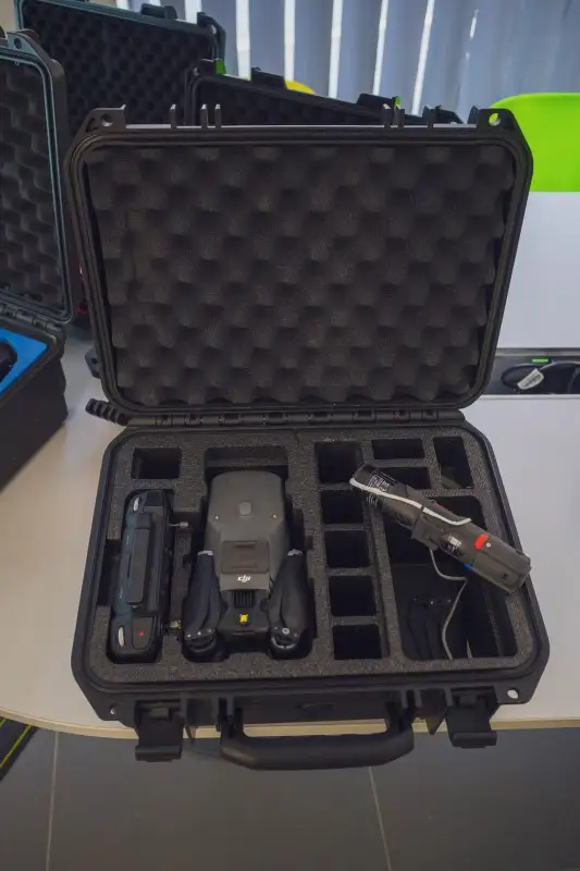 Formation Drone Mavic 3 Entreprise C5 avec son parachute dans sa valise de rangement