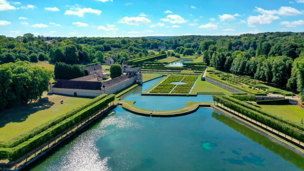Photo par drone du domaine de Villarceaux à Chaussy
